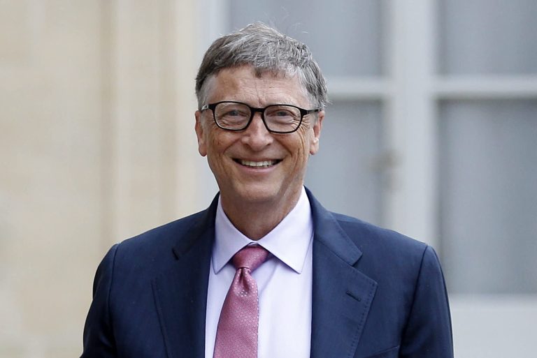 Bill Gates anunță că va publica cartea „Source Code” în anul 2025