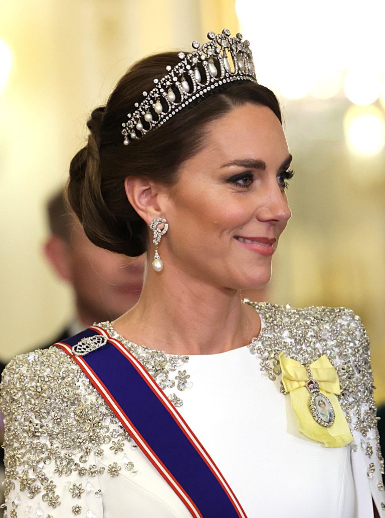 Ce carte citești? Biografia Prințesei lui Kate Middleton: „Catherine, Princess of Wales”