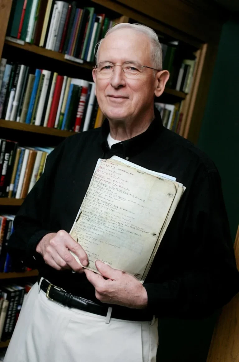 Dan Pelzer îți răspunde cu o listă: peste 3.000 de cărți