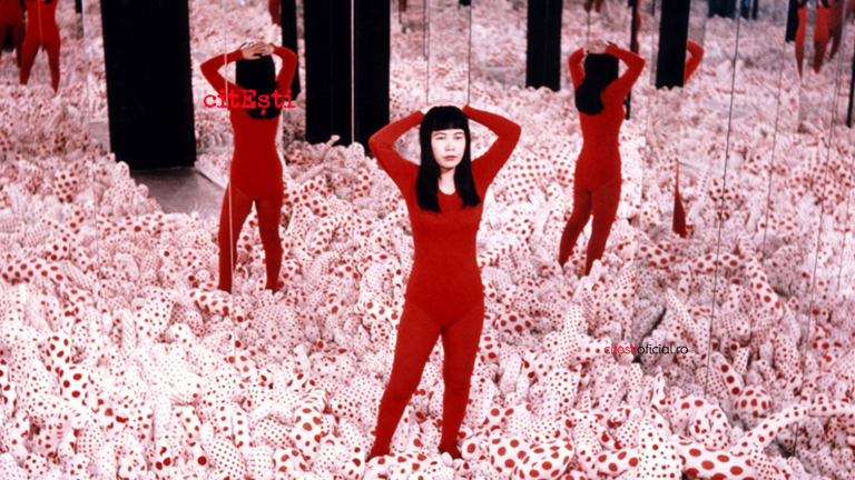 Yayoi Kusama a scris 18 cărți pe care lumea nu le-a citit dar au făcut scandal